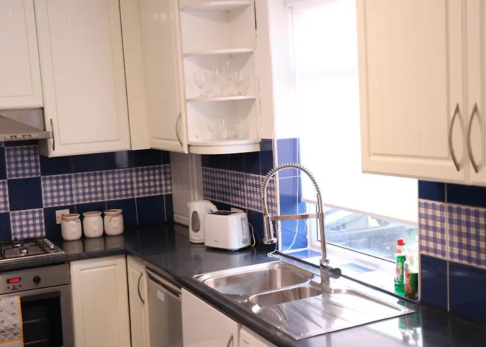 Spacious&Comfortable 3 Bedroom House - FREE WiFi&FREE Parking