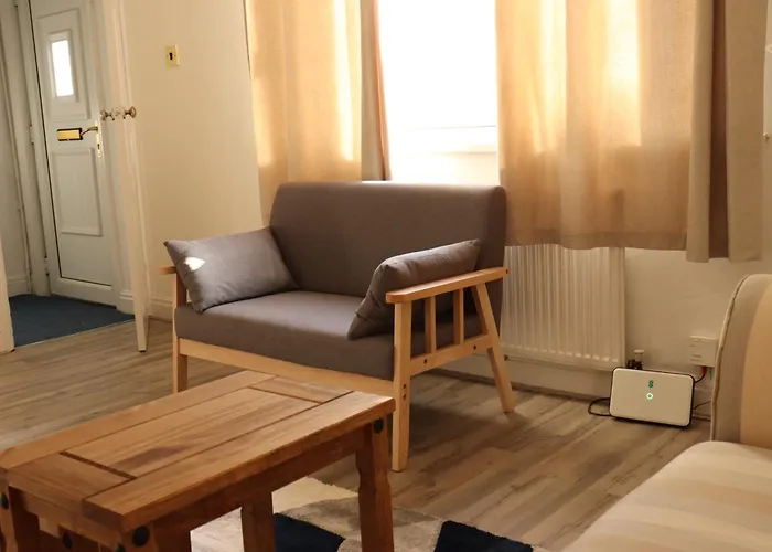 Spacious&Comfortable 3 Bedroom House - FREE WiFi&FREE Parking