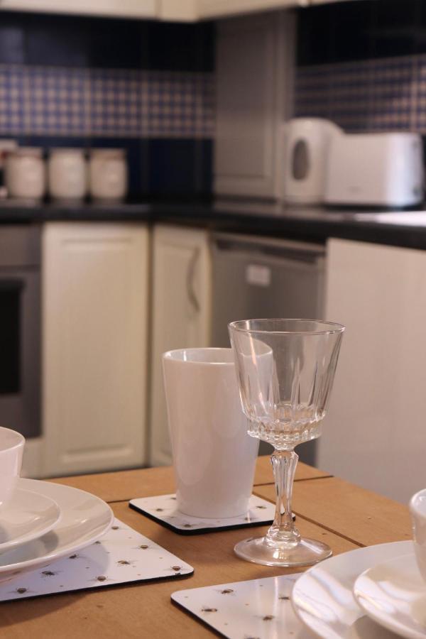 Apartamento Spacious&comfortable 3 Bedroom House - Free Wifi&free Parking *