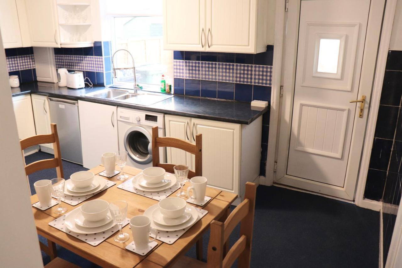 Spacious&comfortable 3 Bedroom House - Free Wifi&free Parking *