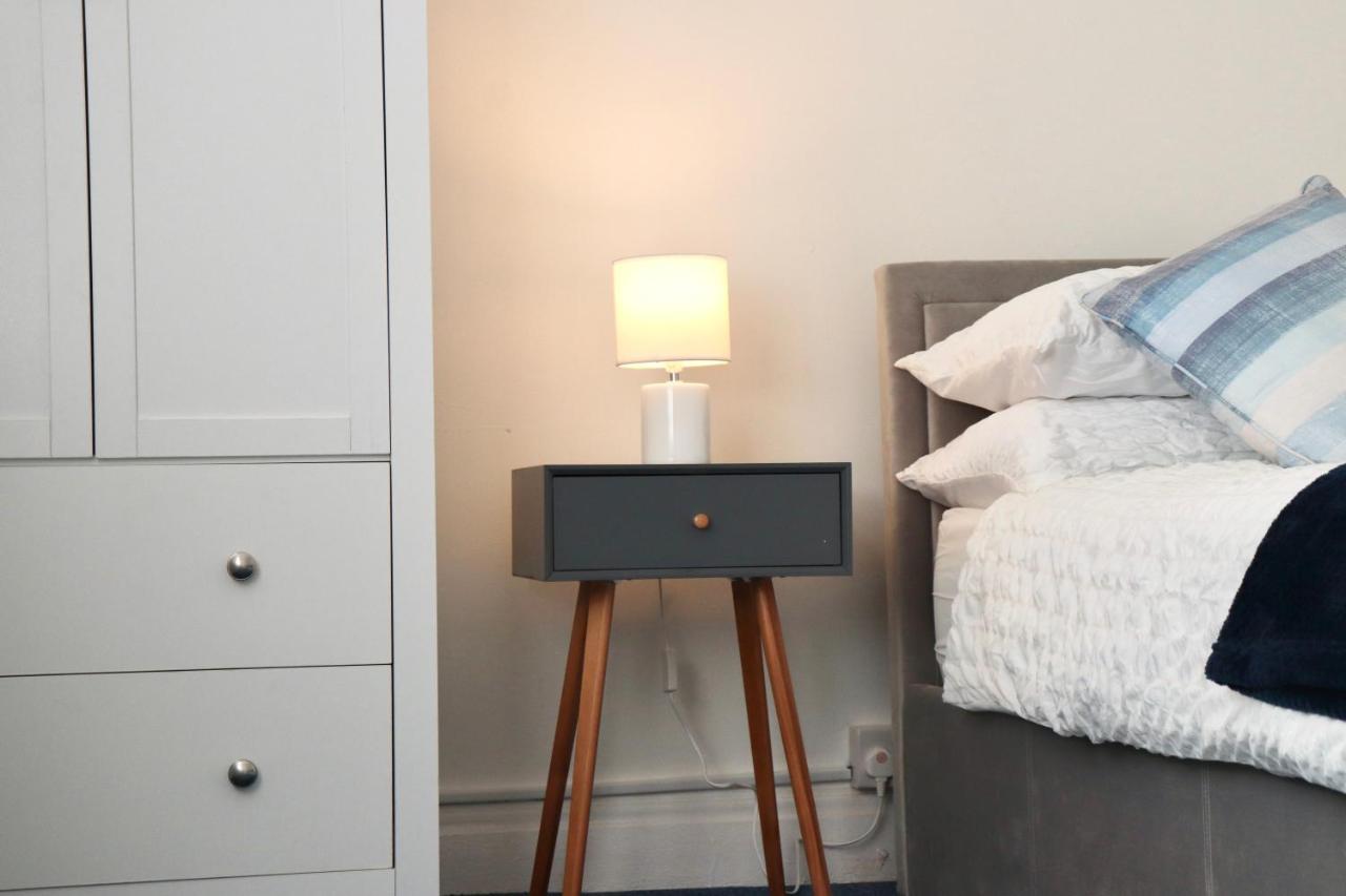Spacious&comfortable 3 Bedroom House - Free Wifi&free Parking *
