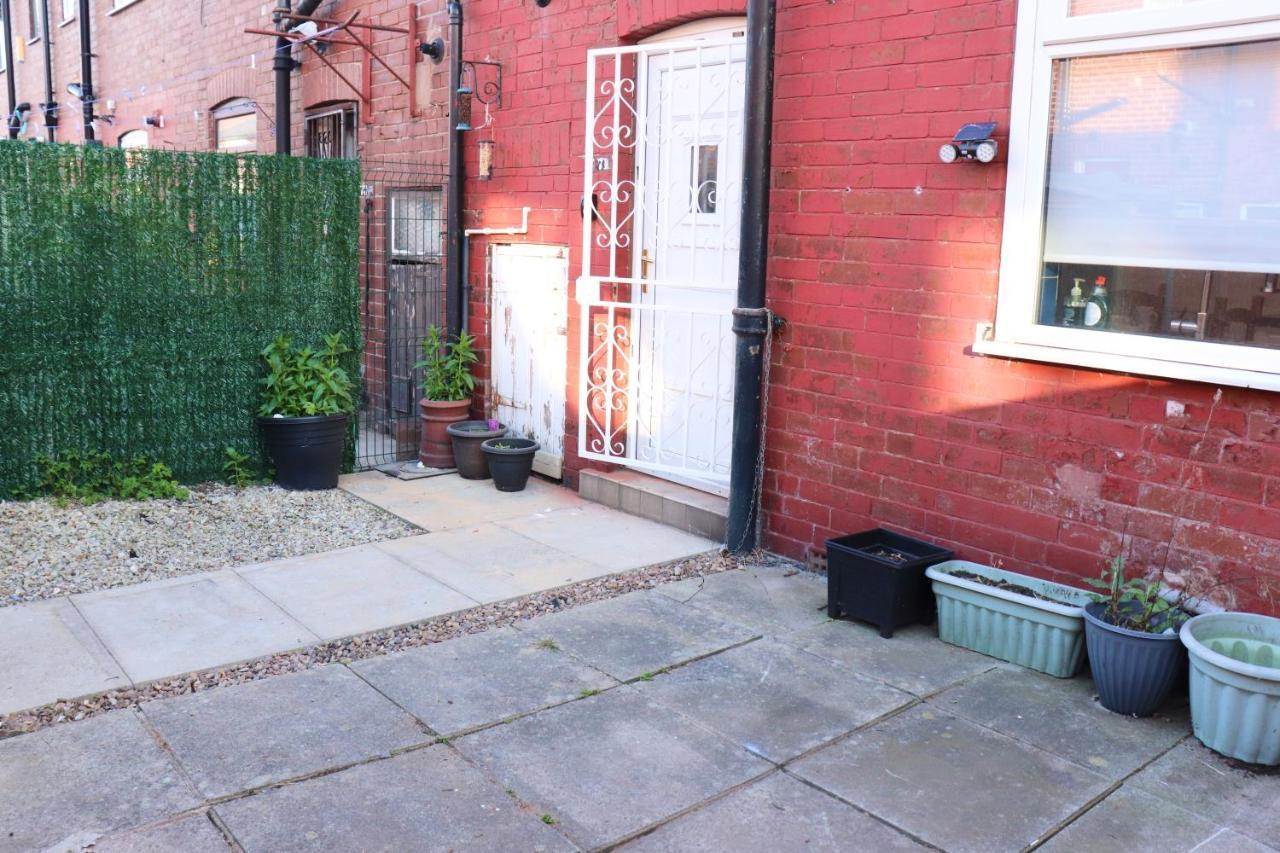 Spacious&comfortable 3 Bedroom House - Free Wifi&free Parking Leeds (West Yorkshire)