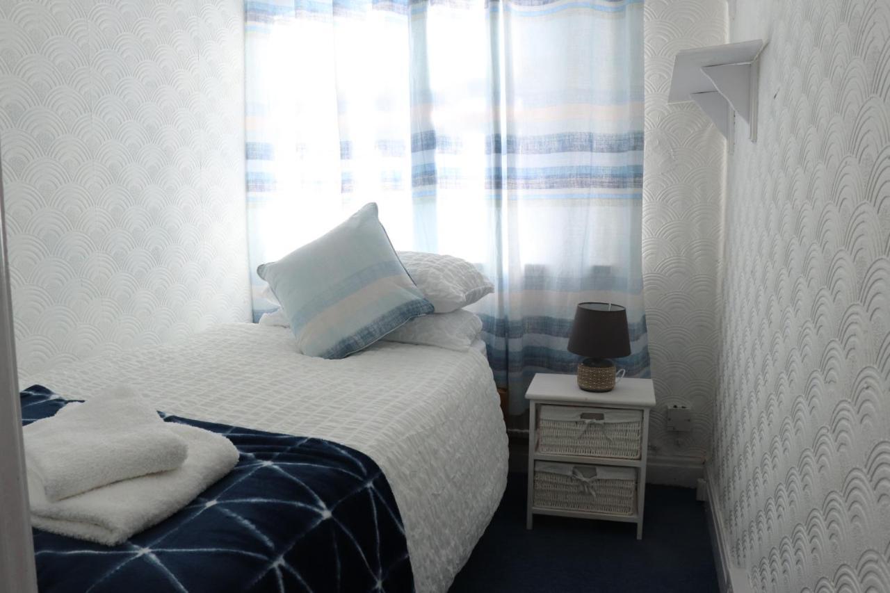 Spacious&comfortable 3 Bedroom House - Free Wifi&free Parking * Leeds (West Yorkshire)