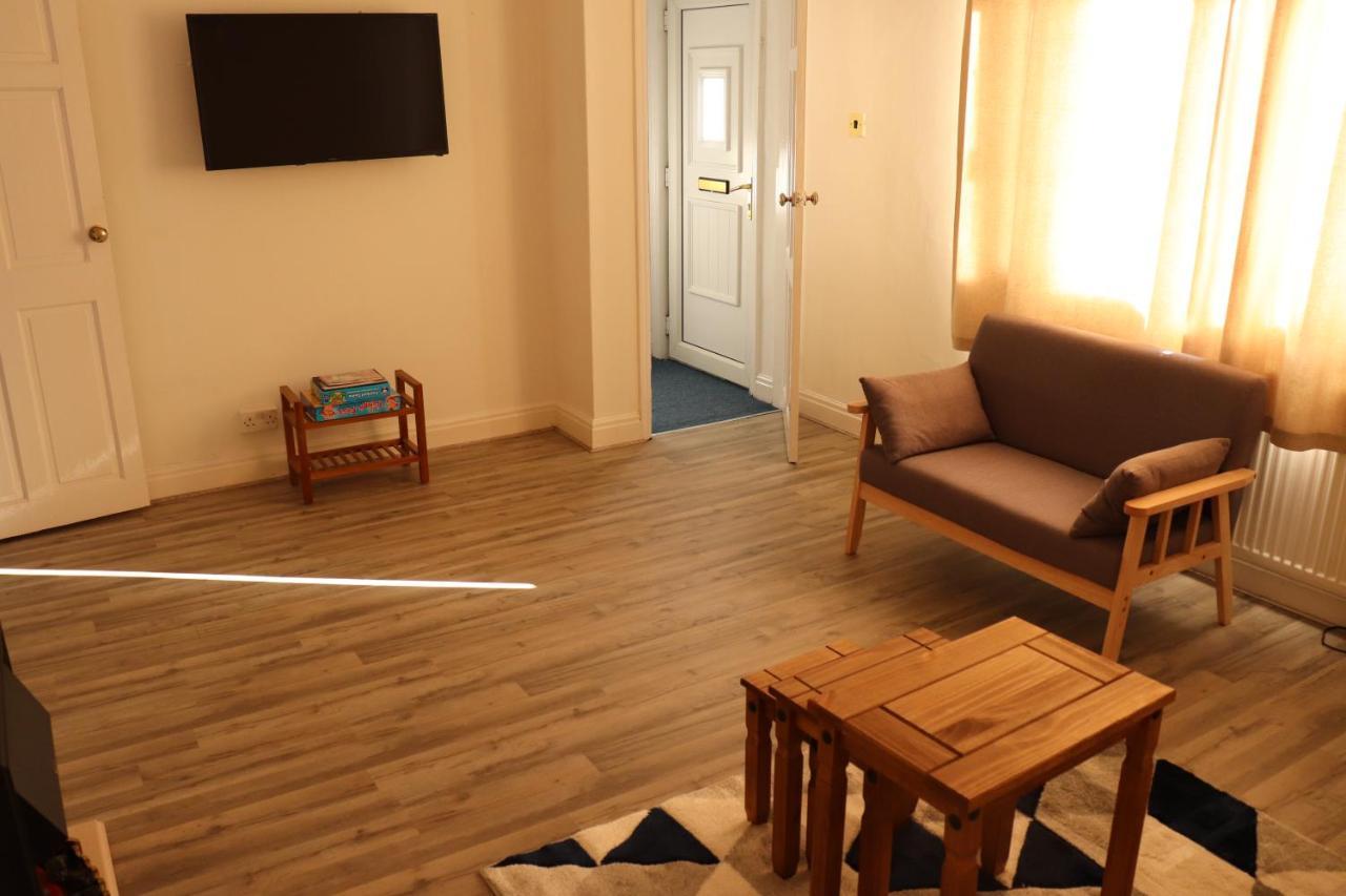 Apartamento Spacious&comfortable 3 Bedroom House - Free Wifi&free Parking *