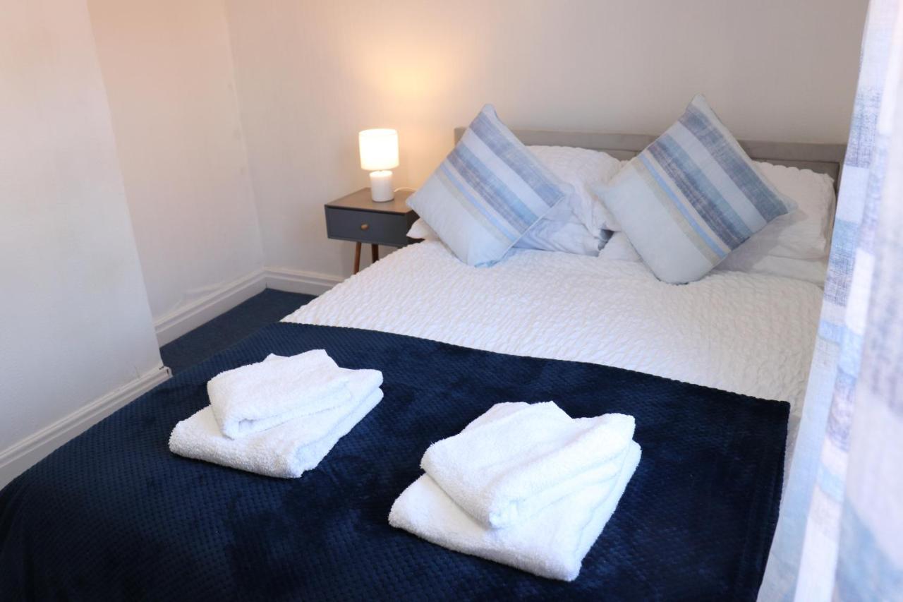 Apartamento Spacious&comfortable 3 Bedroom House - Free Wifi&free Parking *