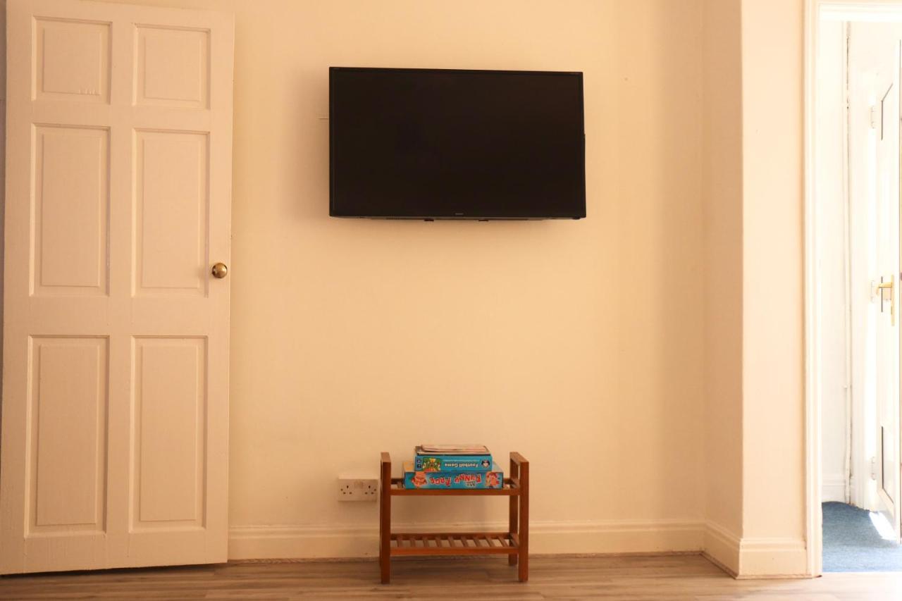 Spacious&comfortable 3 Bedroom House - Free Wifi&free Parking