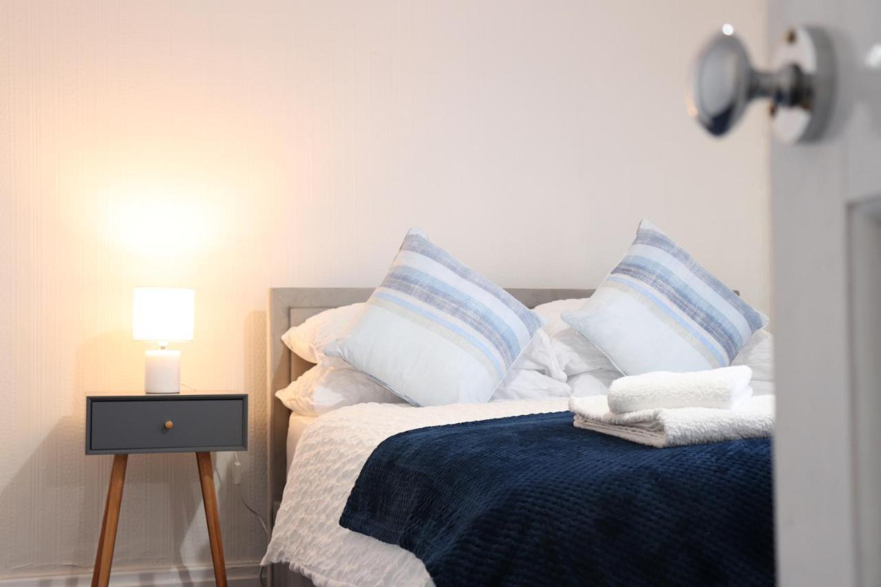 Spacious&comfortable 3 Bedroom House - Free Wifi&free Parking